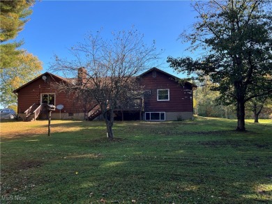 Great sized Buckeye home with unique layout.  4-bedroom, 2-bath on Village Green Golf Course in Ohio - for sale on GolfHomes.com, golf home, golf lot