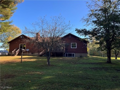 Great sized Buckeye home with unique layout.  4-bedroom, 2-bath on Village Green Golf Course in Ohio - for sale on GolfHomes.com, golf home, golf lot