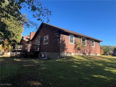 Great sized Buckeye home with unique layout.  4-bedroom, 2-bath on Village Green Golf Course in Ohio - for sale on GolfHomes.com, golf home, golf lot