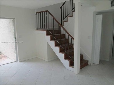 LOVELY, VERY SPACIOUS 3 BD 2.5 BATH TOWNHOME. EAT-IN KITCHEN on  in Florida - for sale on GolfHomes.com, golf home, golf lot