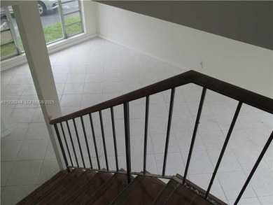 LOVELY, VERY SPACIOUS 3 BD 2.5 BATH TOWNHOME. EAT-IN KITCHEN on  in Florida - for sale on GolfHomes.com, golf home, golf lot