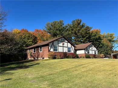 Great sized Buckeye home with unique layout.  4-bedroom, 2-bath on Village Green Golf Course in Ohio - for sale on GolfHomes.com, golf home, golf lot