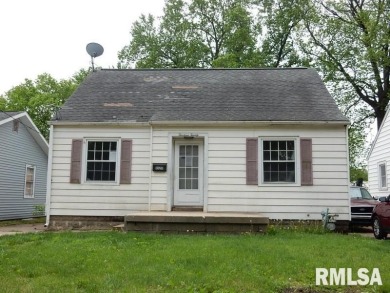Situated across from Bunn Golf Course and Bunn Park, this 1.5 on Bunn Golf Course in Illinois - for sale on GolfHomes.com, golf home, golf lot