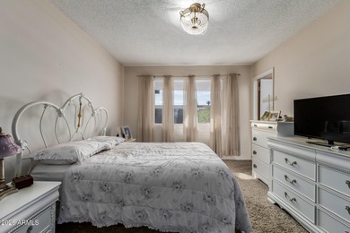 Cute as a button and move-in ready! Close to the Fairway Center on Sun City South Golf Course in Arizona - for sale on GolfHomes.com, golf home, golf lot