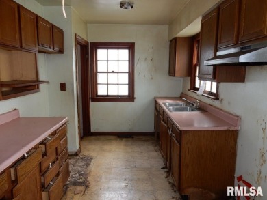 Situated across from Bunn Golf Course and Bunn Park, this 1.5 on Bunn Golf Course in Illinois - for sale on GolfHomes.com, golf home, golf lot