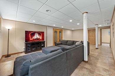 Welcome to this bright and spacious 4-bedroom, 3.1-bath home in on Midlane Championship Golf Resort in Illinois - for sale on GolfHomes.com, golf home, golf lot