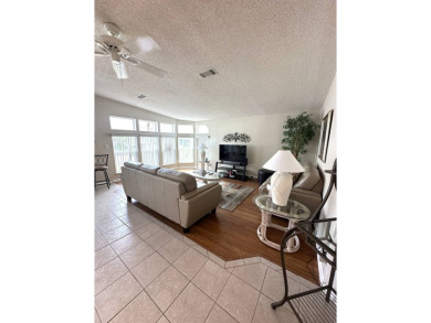 Beautiful Fully Furnished 2-Bedroom Palm Harbor Home - Move-In on Schalamar Creek Golf and Country Club in Florida - for sale on GolfHomes.com, golf home, golf lot
