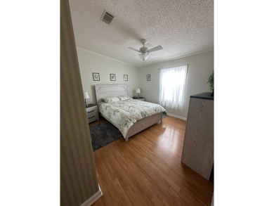 Beautiful Fully Furnished 2-Bedroom Palm Harbor Home - Move-In on Schalamar Creek Golf and Country Club in Florida - for sale on GolfHomes.com, golf home, golf lot