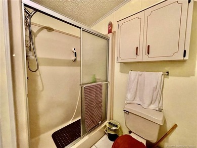 BRAND NEW WINDOWS! This home is perfectly situated near on Indianwood Golf and Country Club in Florida - for sale on GolfHomes.com, golf home, golf lot