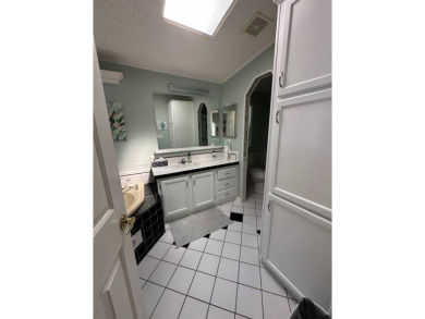 Beautiful Fully Furnished 2-Bedroom Palm Harbor Home - Move-In on Schalamar Creek Golf and Country Club in Florida - for sale on GolfHomes.com, golf home, golf lot
