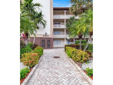 REDUCED! Spacious 2-bedroom, 2-bathroom condo on the 3rd floor on Wynmoor Golf Course in Florida - for sale on GolfHomes.com, golf home, golf lot