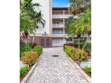 REDUCED! Spacious 2-bedroom, 2-bathroom condo on the 3rd floor on Wynmoor Golf Course in Florida - for sale on GolfHomes.com, golf home, golf lot