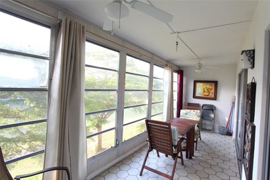 REDUCED! Spacious 2-bedroom, 2-bathroom condo on the 3rd floor on Wynmoor Golf Course in Florida - for sale on GolfHomes.com, golf home, golf lot