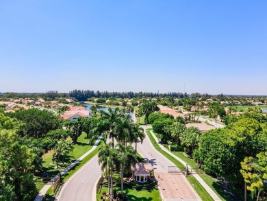 Spaciously  Remodeled 3/2.5 with stunning Golf Course/Lake Views on Aberdeen Golf and Country Club in Florida - for sale on GolfHomes.com, golf home, golf lot