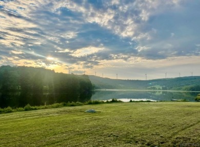 Are you looking for a get away in the mountains or a permanent on  in Pennsylvania - for sale on GolfHomes.com, golf home, golf lot