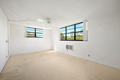 Oversized one bedroom, two and one half bath condo. Convertible on Deer Creek Golf Club in Florida - for sale on GolfHomes.com, golf home, golf lot
