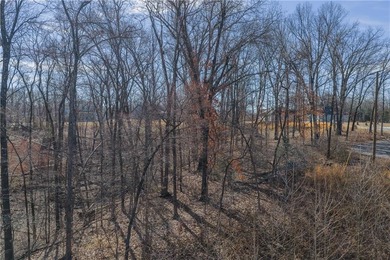 Tucked away at the end of a quiet cul-de-sac in Bella Vista's on Bella Vista Country Club - Highlands in Arkansas - for sale on GolfHomes.com, golf home, golf lot