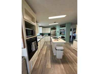 SCGC is a 55 plus, lot rent, 495 acres manufactured home on Schalamar Creek Golf and Country Club in Florida - for sale on GolfHomes.com, golf home, golf lot