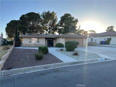 This spacious 2003 square foot home is brimming with potential on Silver Lakes Golf Course in California - for sale on GolfHomes.com, golf home, golf lot