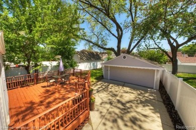 **Charming Royal Oak Bungalow - 3 Bed, 2 .5 Bath**
Welcome to on Red Run Golf Club in Michigan - for sale on GolfHomes.com, golf home, golf lot