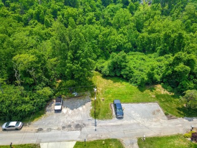 Prime opportunity in the heart of Fort Thomas! This vacant on Highland Country Club in Kentucky - for sale on GolfHomes.com, golf home, golf lot