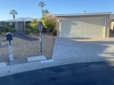 This great manufactured home is located in Palm Desert Greens on Palm Desert Greens Country Club in California - for sale on GolfHomes.com, golf home, golf lot