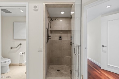 Discover exceptional value at Turnberry Place, Las Vegas. This on Las Vegas Country Club in Nevada - for sale on GolfHomes.com, golf home, golf lot