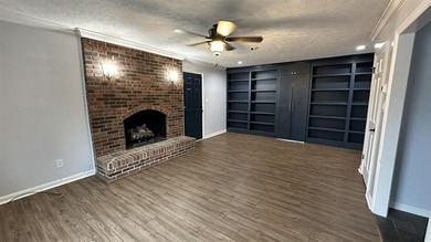 Welcome to 1910 Lakeshore Drive, located in the beautiful and on Lakeshore Country Club in Kentucky - for sale on GolfHomes.com, golf home, golf lot