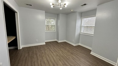 Welcome to 1910 Lakeshore Drive, located in the beautiful and on Lakeshore Country Club in Kentucky - for sale on GolfHomes.com, golf home, golf lot