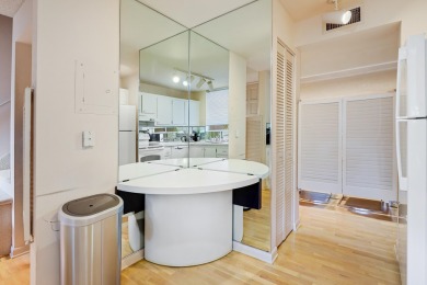 Beautifully maintained 3-bedroom townhouse in a sought-after 55+ on Fountains Golf and Country Club in Florida - for sale on GolfHomes.com, golf home, golf lot