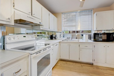 Beautifully maintained 3-bedroom townhouse in a sought-after 55+ on Fountains Golf and Country Club in Florida - for sale on GolfHomes.com, golf home, golf lot