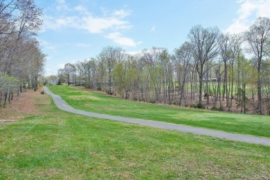 AFFORDALE EFFICIENCY CONDO! FURNISHED UNIT READY TO ENJOY! on Mariners Landing Golf and Country Club in Virginia - for sale on GolfHomes.com, golf home, golf lot