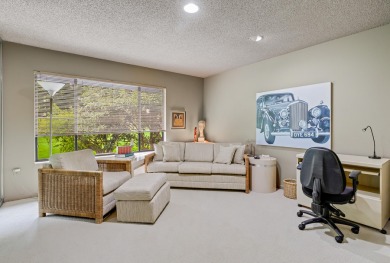 Beautifully maintained 3-bedroom townhouse in a sought-after 55+ on Fountains Golf and Country Club in Florida - for sale on GolfHomes.com, golf home, golf lot