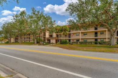 Step inside this beautiful END UNIT to be greeted by neutral on Capri Isle Golf Club in Florida - for sale on GolfHomes.com, golf home, golf lot