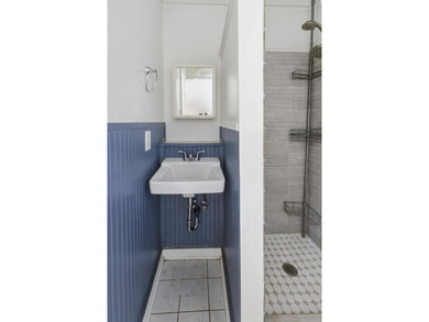 **Appraised at $194,000!** Cute, corner-lot cottage in Menlo on Capital City Country Club in Florida - for sale on GolfHomes.com, golf home, golf lot