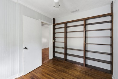 **Appraised at $194,000!** Cute, corner-lot cottage in Menlo on Capital City Country Club in Florida - for sale on GolfHomes.com, golf home, golf lot