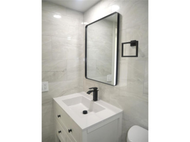 Beautifully updated 2-bedroom, 2-bath condo in the desirable on Palm-Aire Country Club and Resort - Palms in Florida - for sale on GolfHomes.com, golf home, golf lot