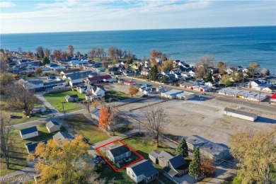 Renovated cottage is located in the heart of Geneva on the Lake on Geneva On The Lake Municipal Golf Course in Ohio - for sale on GolfHomes.com, golf home, golf lot