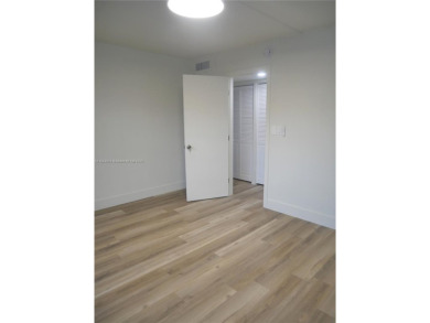 Beautifully updated 2-bedroom, 2-bath condo in the desirable on Palm-Aire Country Club and Resort - Palms in Florida - for sale on GolfHomes.com, golf home, golf lot