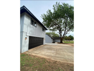 SELLER TO PAY $10,000.00 HOA TRANSFER.  Newly remodeled home in on De Cordova Bend Country Club in Texas - for sale on GolfHomes.com, golf home, golf lot
