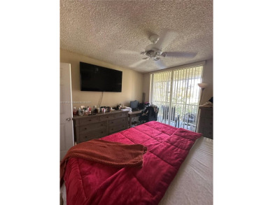 This beautifully  2-bedroom, 2-bathroom condo offers the perfect on Oaks Country Club in Florida - for sale on GolfHomes.com, golf home, golf lot