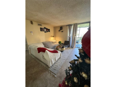 This beautifully  2-bedroom, 2-bathroom condo offers the perfect on Oaks Country Club in Florida - for sale on GolfHomes.com, golf home, golf lot