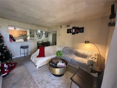 This beautifully  2-bedroom, 2-bathroom condo offers the perfect on Oaks Country Club in Florida - for sale on GolfHomes.com, golf home, golf lot