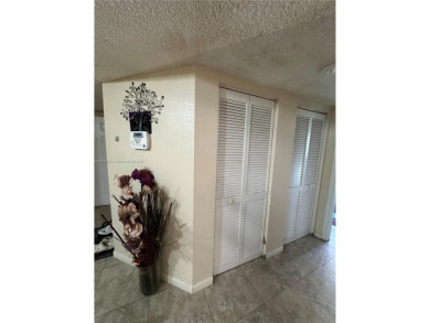 This beautifully  2-bedroom, 2-bathroom condo offers the perfect on Oaks Country Club in Florida - for sale on GolfHomes.com, golf home, golf lot