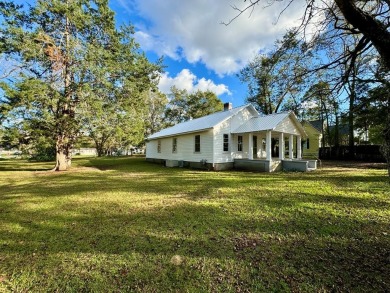 Charming renovated cottage-style home with a NEW ROOF on a on Ocilla Country Club in Georgia - for sale on GolfHomes.com, golf home, golf lot