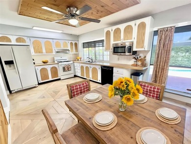 Well kept 3BR/2BA pool home in desirable west Sunrise community on Sunrise Lakes Phase III in Florida - for sale on GolfHomes.com, golf home, golf lot