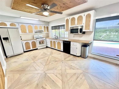 Well kept 3BR/2BA pool home in desirable west Sunrise community on Sunrise Lakes Phase III in Florida - for sale on GolfHomes.com, golf home, golf lot