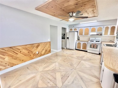 Well kept 3BR/2BA pool home in desirable west Sunrise community on Sunrise Lakes Phase III in Florida - for sale on GolfHomes.com, golf home, golf lot