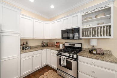 **RARE FIND** This charming TURN-KEY 3-bedroom, 2-bathroom on The Links of Spruce Creek in Florida - for sale on GolfHomes.com, golf home, golf lot