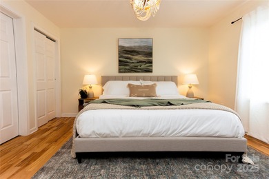Beautifully furnished 3BR/2BA ranch ideally located within on Black Mountain Golf Course in North Carolina - for sale on GolfHomes.com, golf home, golf lot